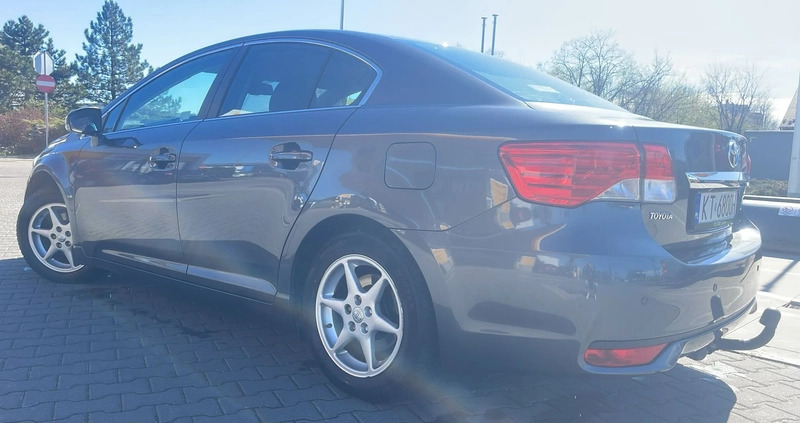 Toyota Avensis cena 48900 przebieg: 130000, rok produkcji 2013 z Radzyń Chełmiński małe 667